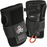 8 Best Skateboard Wrist Guards for Skating & Roller Derby