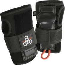 8 Best Skateboard Wrist Guards for Skating & Roller Derby